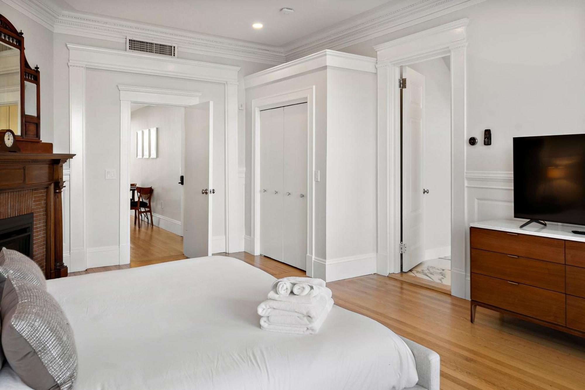 Charlesgate Suites Бостон Экстерьер фото