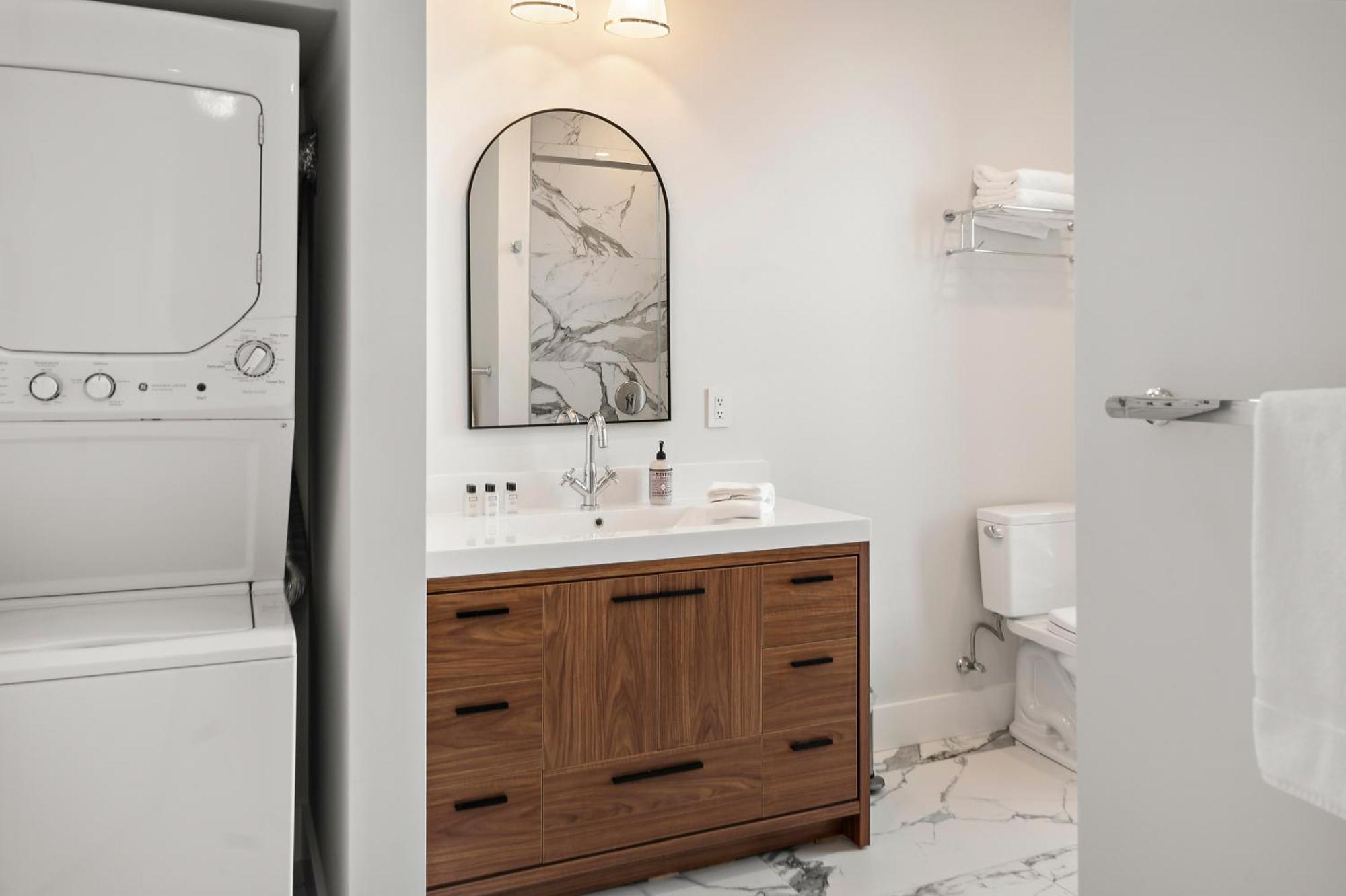 Charlesgate Suites Бостон Экстерьер фото